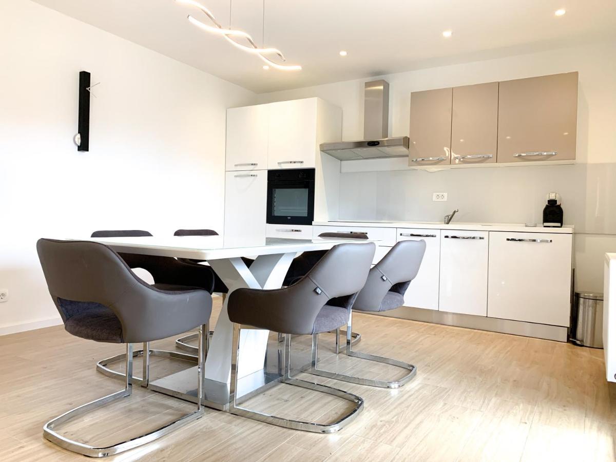 G Apartment Подстрана Экстерьер фото